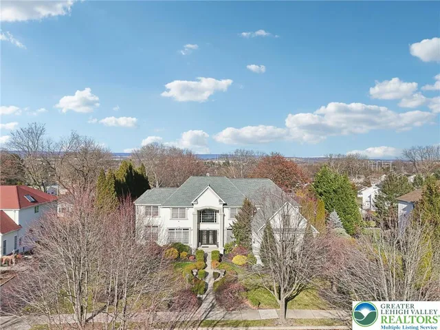 $895,000 | 25 Saddle Lane, Easton, PA 18045