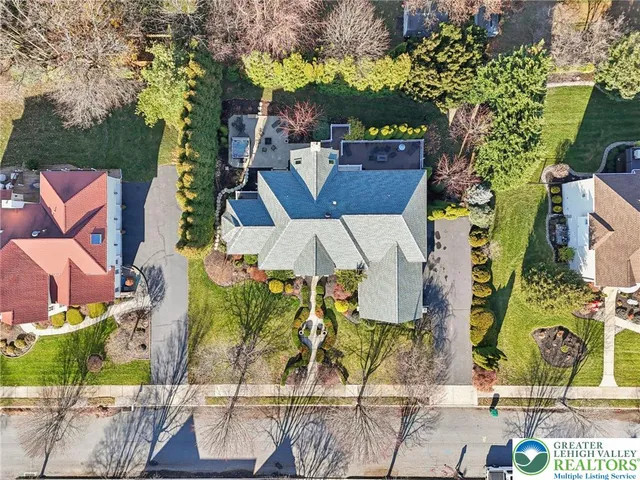 $895,000 | 25 Saddle Lane, Easton, PA 18045