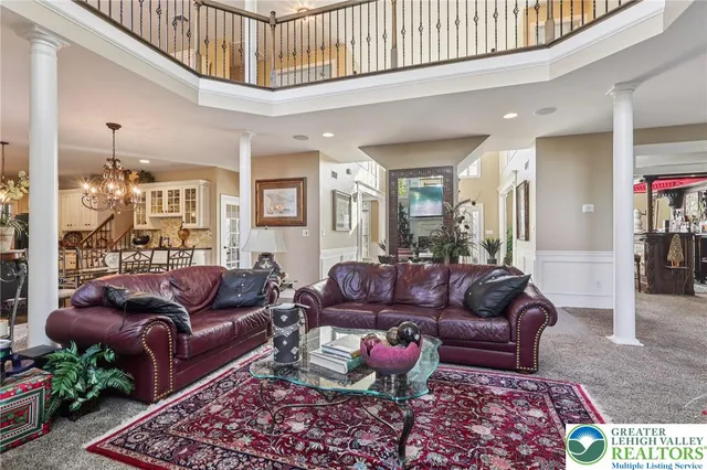 $895,000 | 25 Saddle Lane, Easton, PA 18045