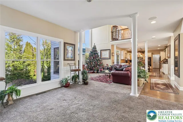 $895,000 | 25 Saddle Lane, Easton, PA 18045