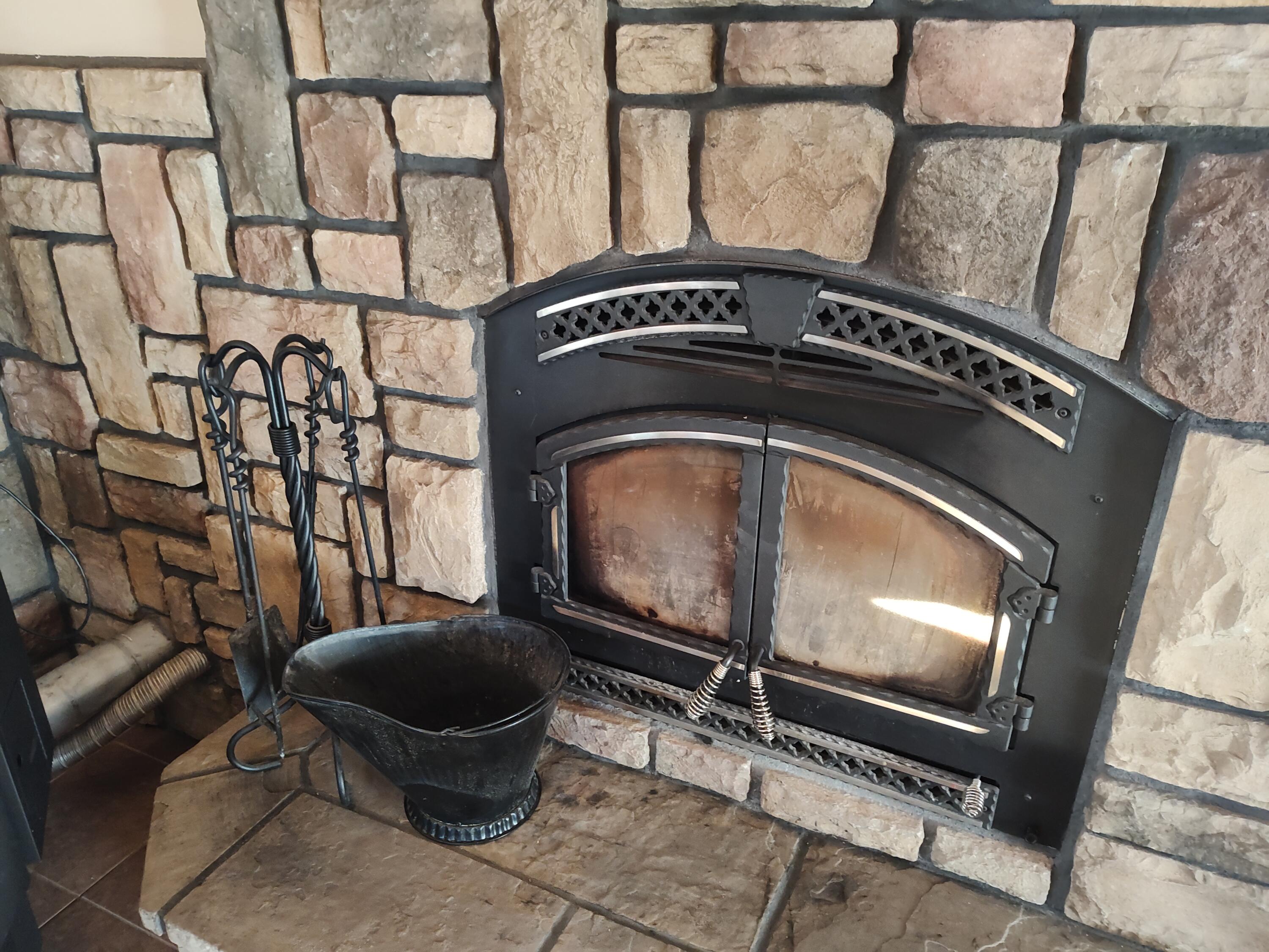 45 Blacktooth Road Sheridan, WY 82801 - Photo 17 of 47 Wood fireplace