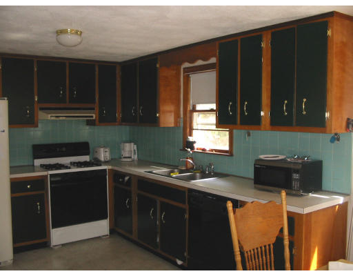 12 Patricia Road Billerica, MA 01821 - Photo 2 of 9