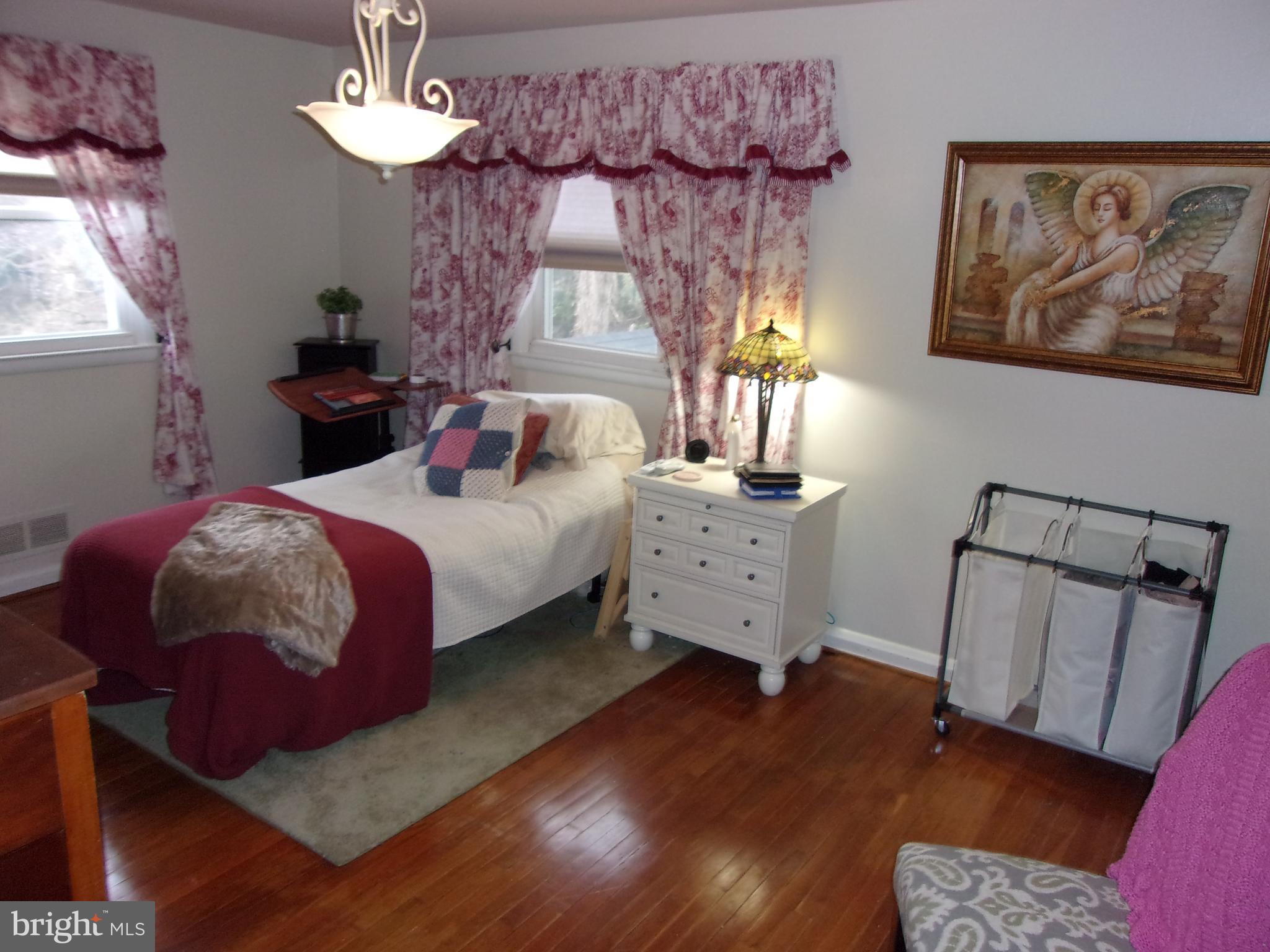 1916 Rollingwood Road Baltimore, MD 21228 - Photo 13 of 24 Bath (Master)