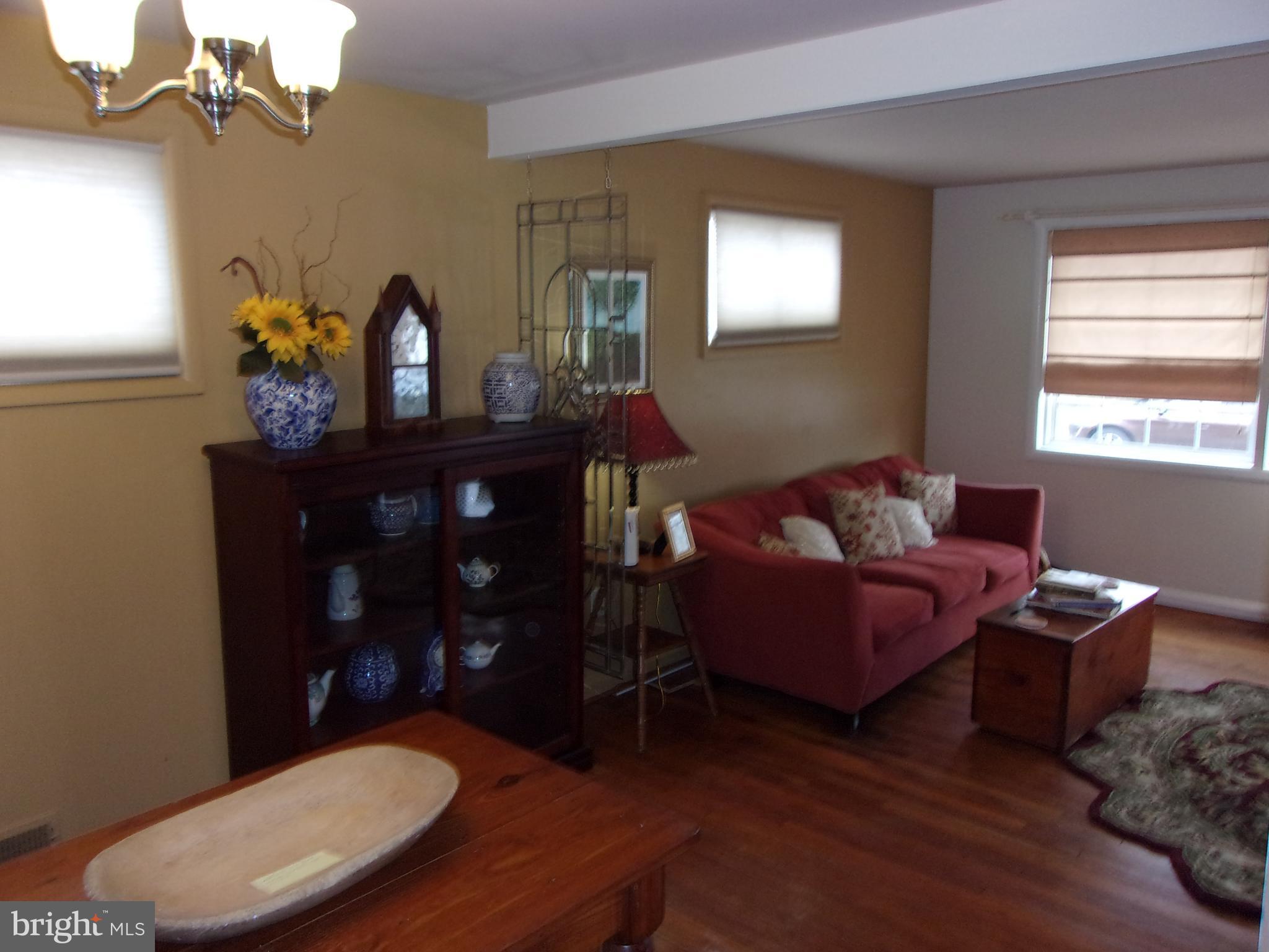 1916 Rollingwood Road Baltimore, MD 21228 - Photo 6 of 24 Dining Room