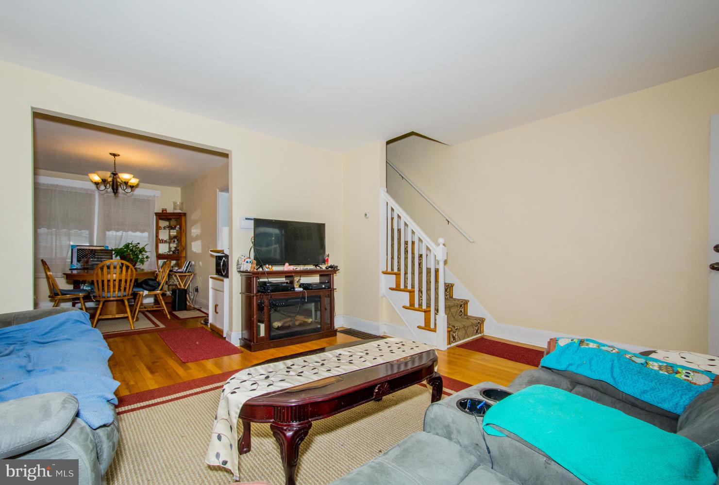 144 West Edgevale Road Baltimore, MD 21225 - Photo 6 of 15 Living Room