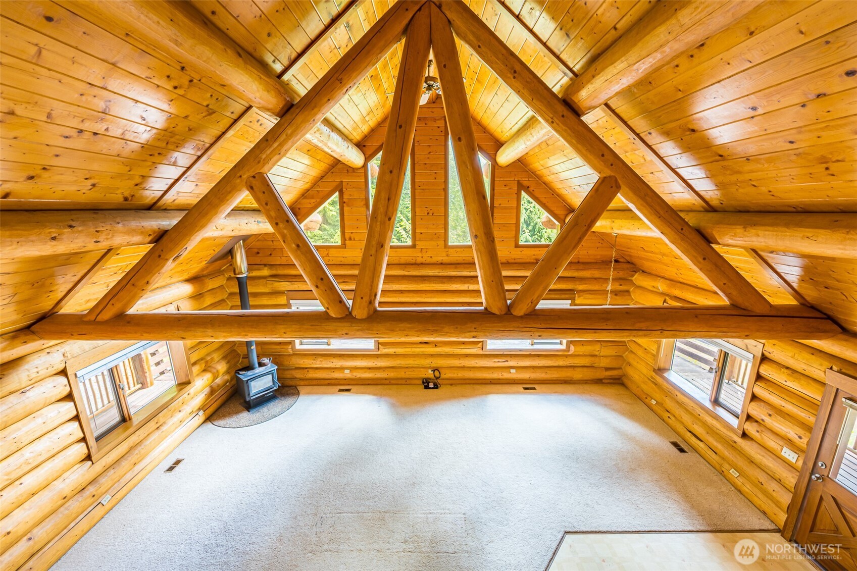 1422 Grauel-Ramapo Road Port Angeles, WA 98363 - Photo 19 of 40 a view of an entryway with wooden floor