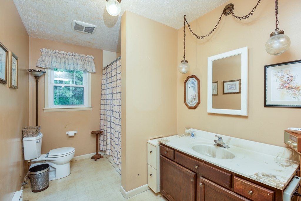 209 Pounding Mill Branch Road Pounding Mill, VA 24637 - Photo 25 of 38 Gallery Image 25