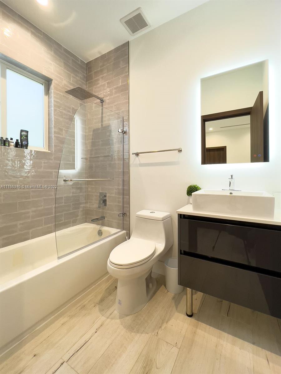 3056 Southwest 18th Street Miami, FL 33145 - Photo 14 of 22 Gallery Image 14