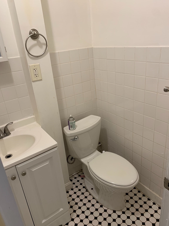 746 Broadway, Unit 3 Chelsea, MA 02150 - Photo 2 of 8