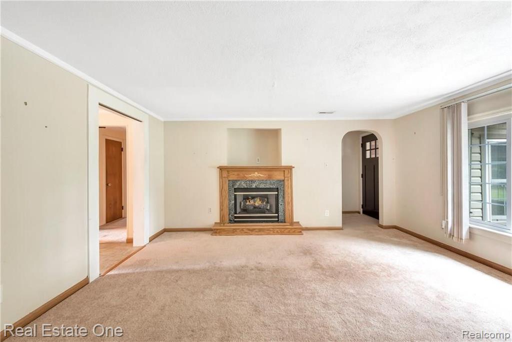 1719 John R Road Rochester Hills, MI 48307 - Photo 7 of 34