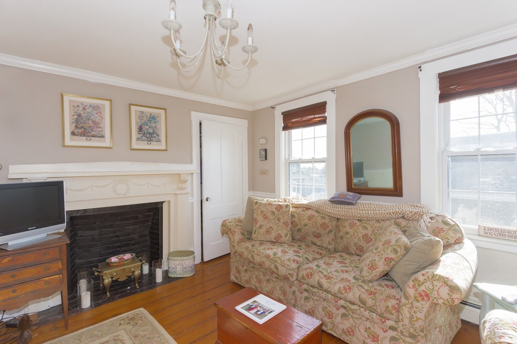 14 Reed Street, Unit 1 Marblehead, MA 01945 - Photo 11 of 21 Gallery Image 11