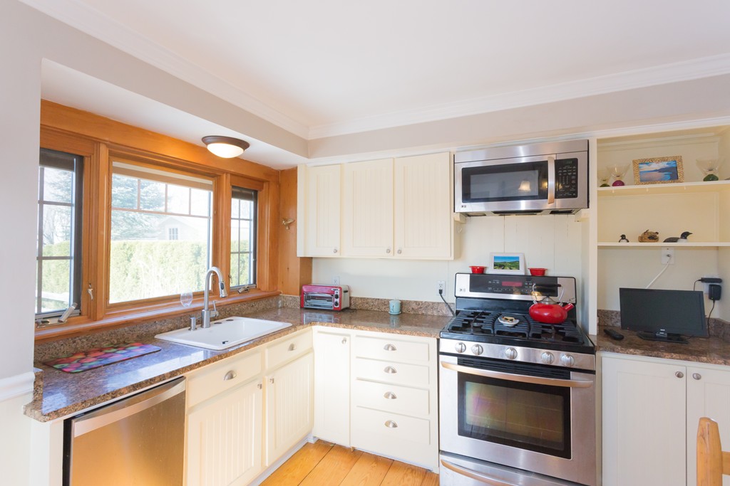 14 Reed Street, Unit 1 Marblehead, MA 01945 - Photo 4 of 21 Gallery Image 4