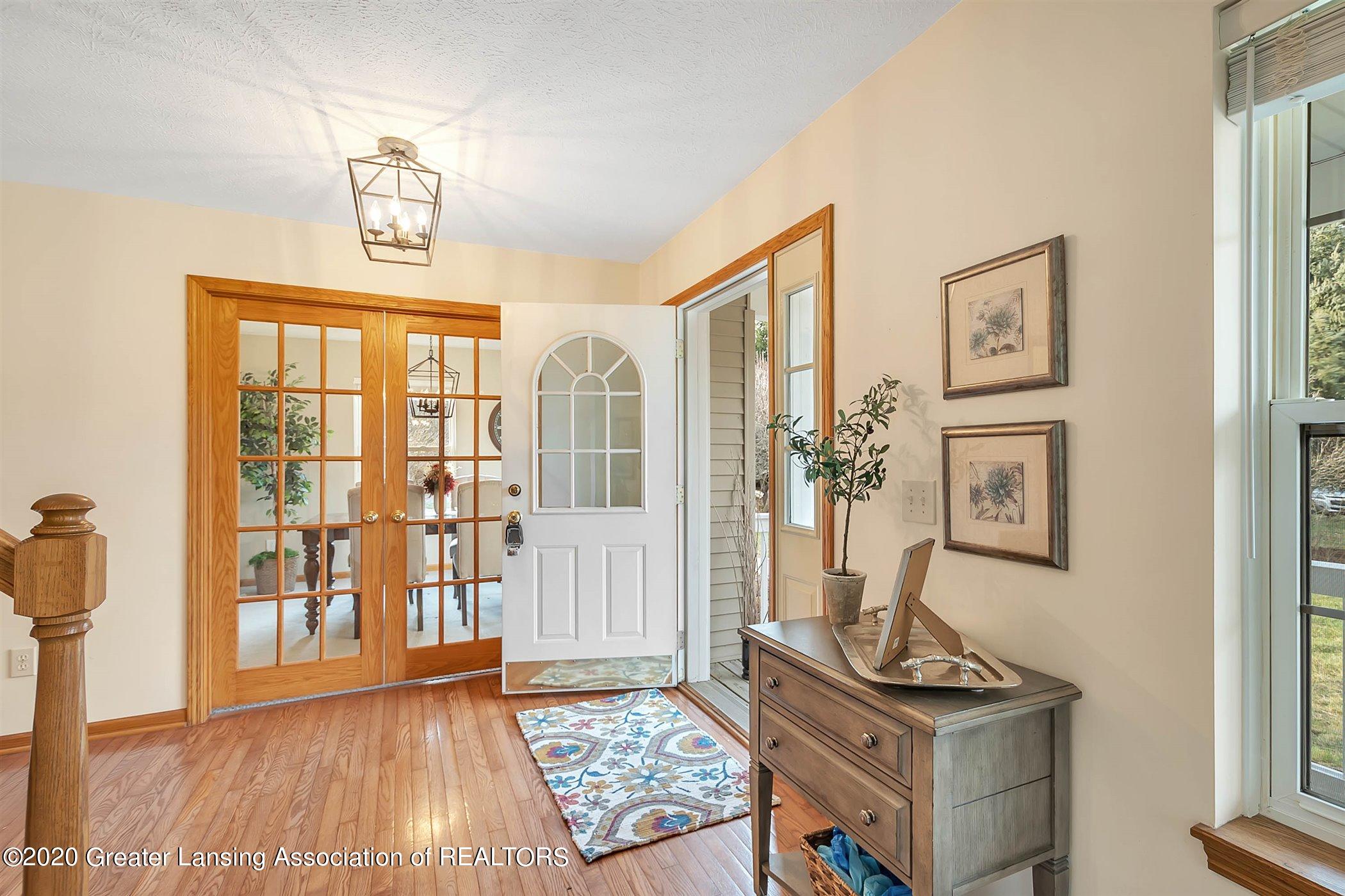 580 Gulick Road Haslett, MI 48840 - Photo 5 of 47 Foyer1
