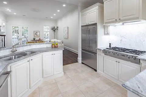 $1,375,000 | 2224 Worthington Street, Dallas, TX 75204