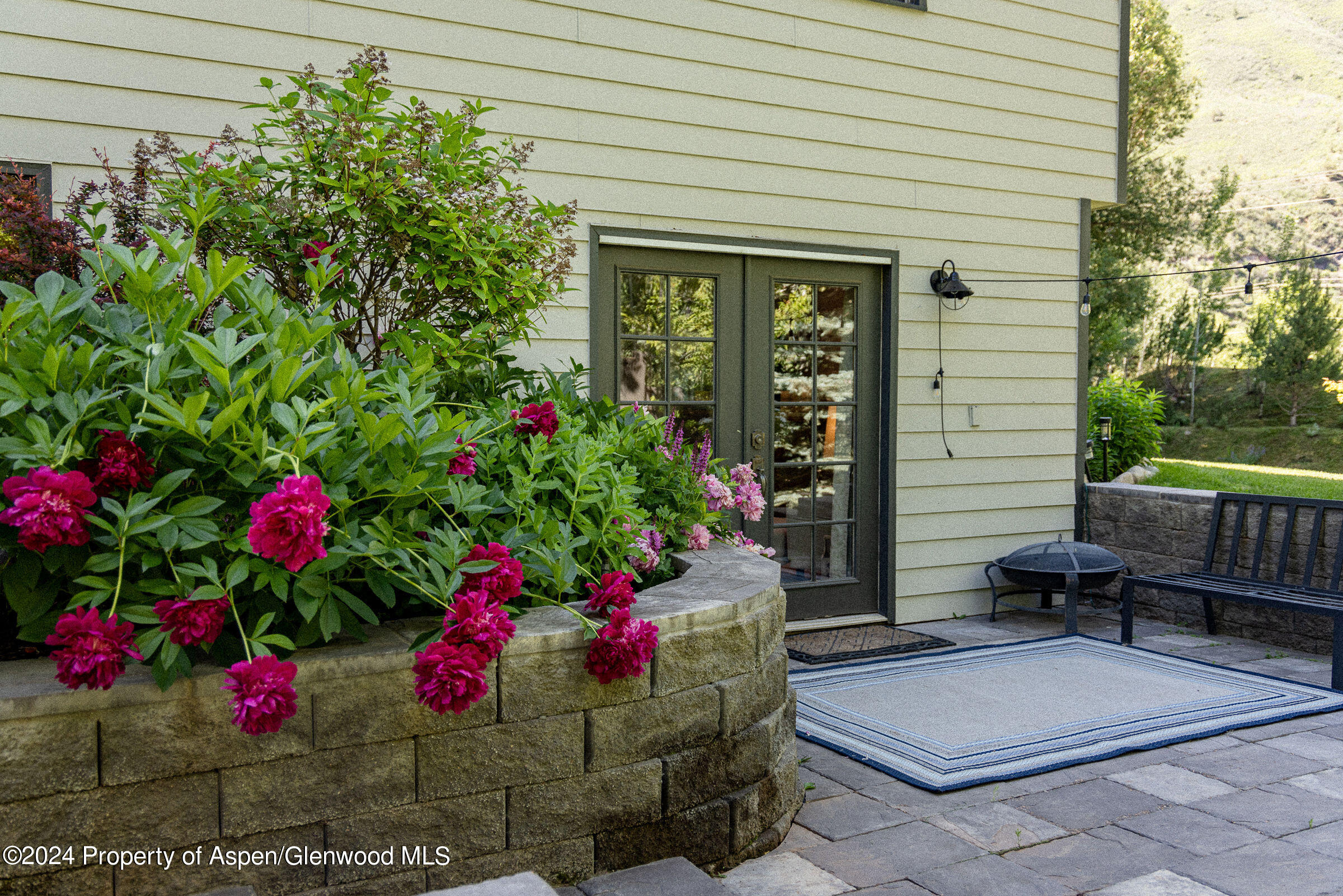 32 Nathan Lane Basalt, CO 81621 - Photo 7 of 48 Backyard Terrace