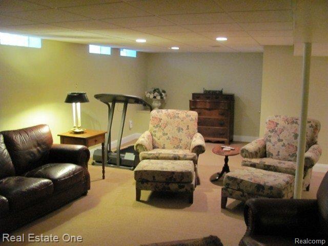 460 Farmridge Court Rochester, MI 48307 - Photo 21 of 25 IMG_1359