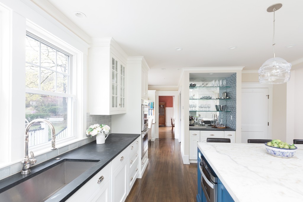 147 Clinton Road Brookline, MA 02445 - Photo 8 of 30