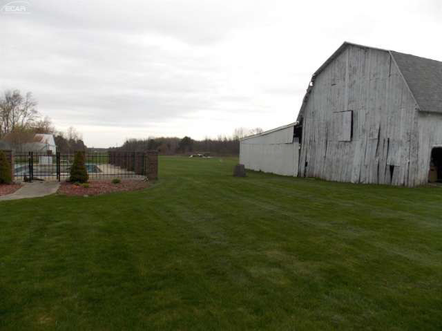 4287 East Mt Morris Road Mount Morris, MI 48458 - Photo 16 of 44 21139931-15.JPG