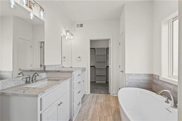 $606,740 | 7009 Northeast 102nd Court, Kansas City, MO 64156