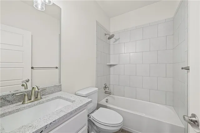 $606,740 | 7009 Northeast 102nd Court, Kansas City, MO 64156