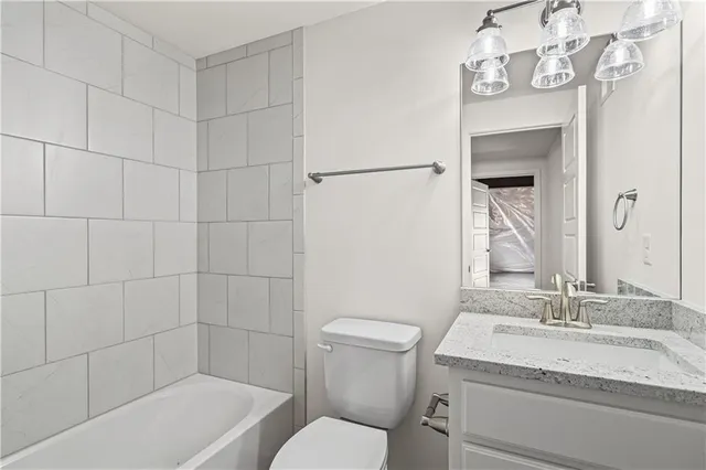 $606,740 | 7009 Northeast 102nd Court, Kansas City, MO 64156