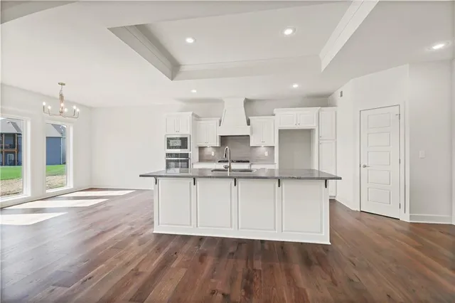 $606,740 | 7009 Northeast 102nd Court, Kansas City, MO 64156