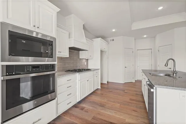 $606,740 | 7009 Northeast 102nd Court, Kansas City, MO 64156