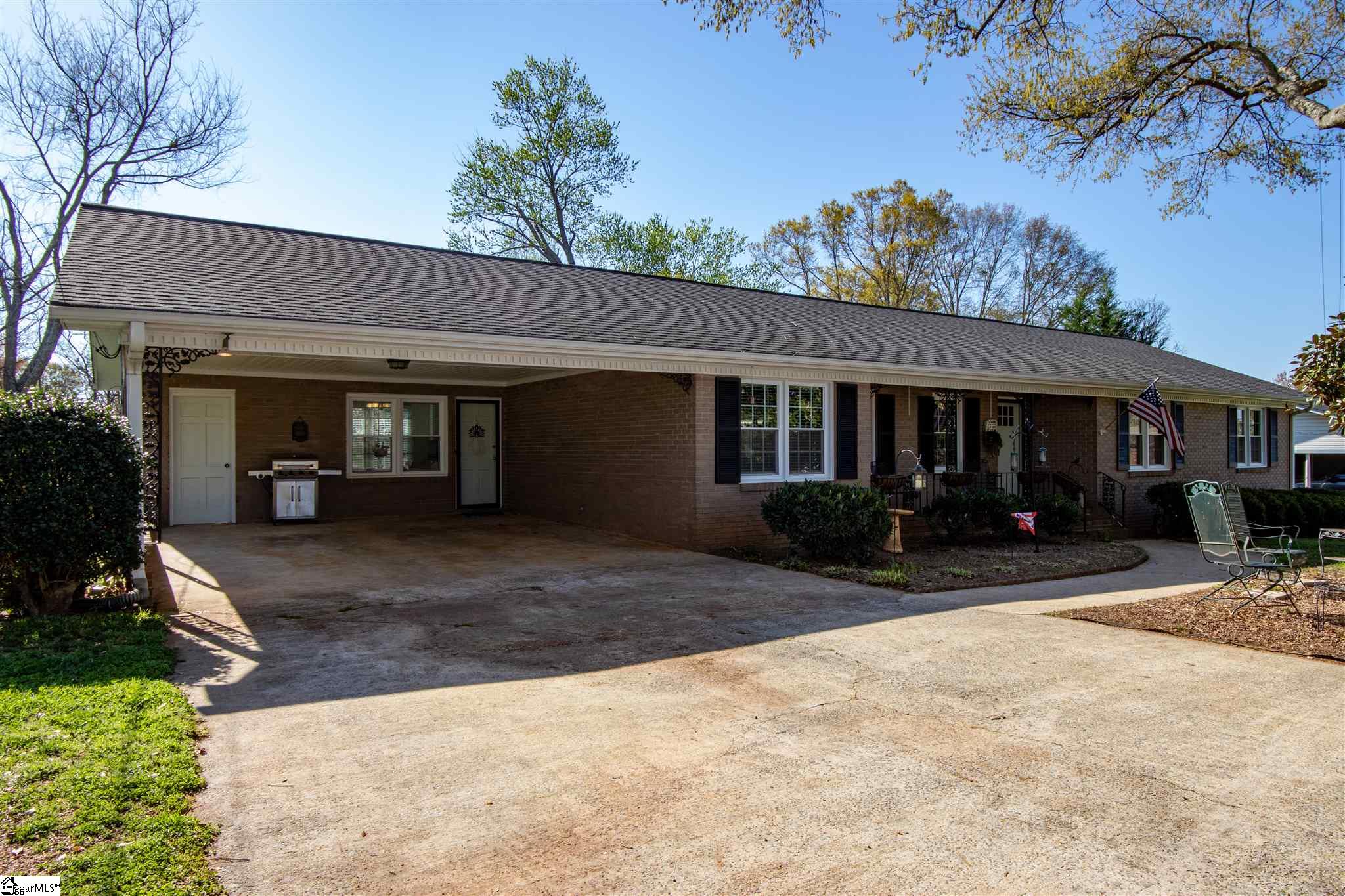 113 Wolfe Road Greer, SC 29650 - Photo 1 of 26 Gallery Image 1