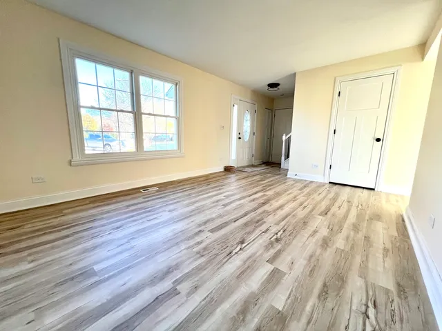 $2,700 | 1373 Cimarron Court, Elgin, IL 60120