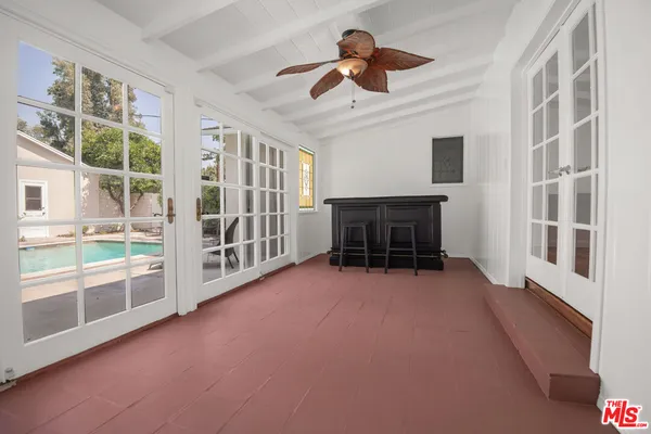 a view of livingroom with furniture and windows