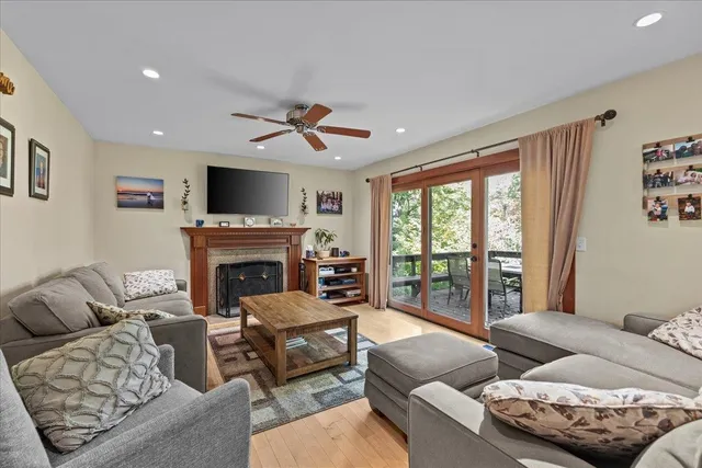 $799,000 | 362 Hidden Oaks Drive, Colchester, VT 05446