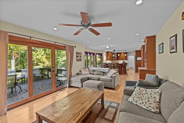 $799,000 | 362 Hidden Oaks Drive, Colchester, VT 05446