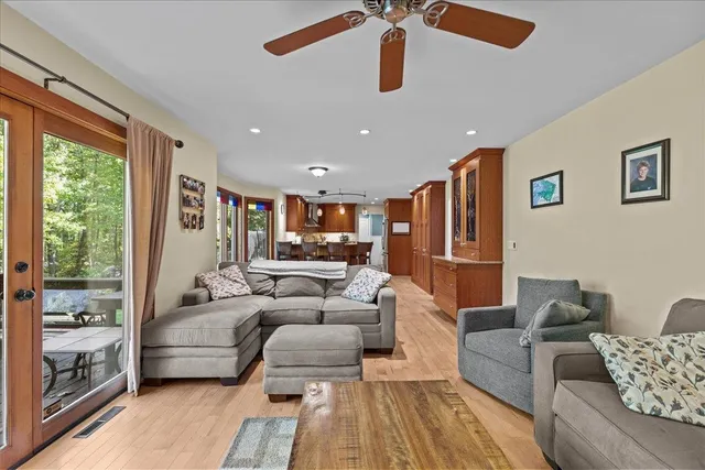 $799,000 | 362 Hidden Oaks Drive, Colchester, VT 05446