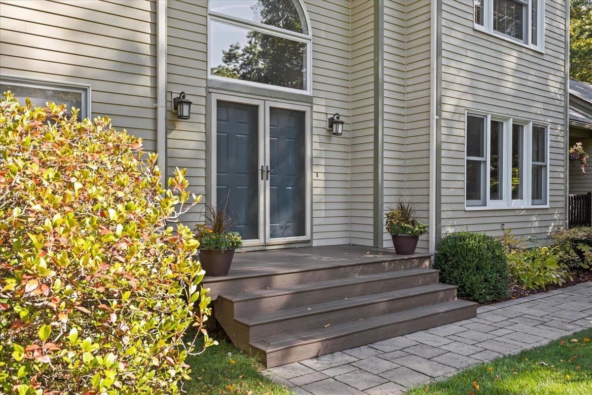 362 Hidden Oaks Drive Colchester, VT 05446 - Photo 3 of 45