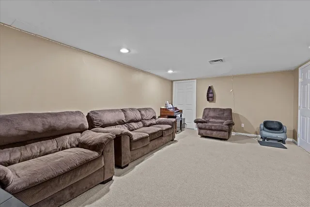 $799,000 | 362 Hidden Oaks Drive, Colchester, VT 05446