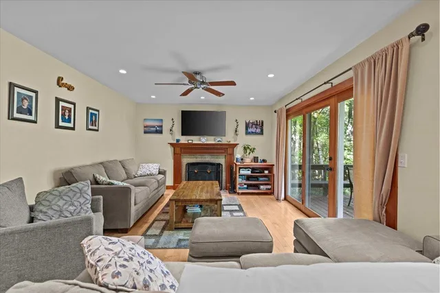 $799,000 | 362 Hidden Oaks Drive, Colchester, VT 05446