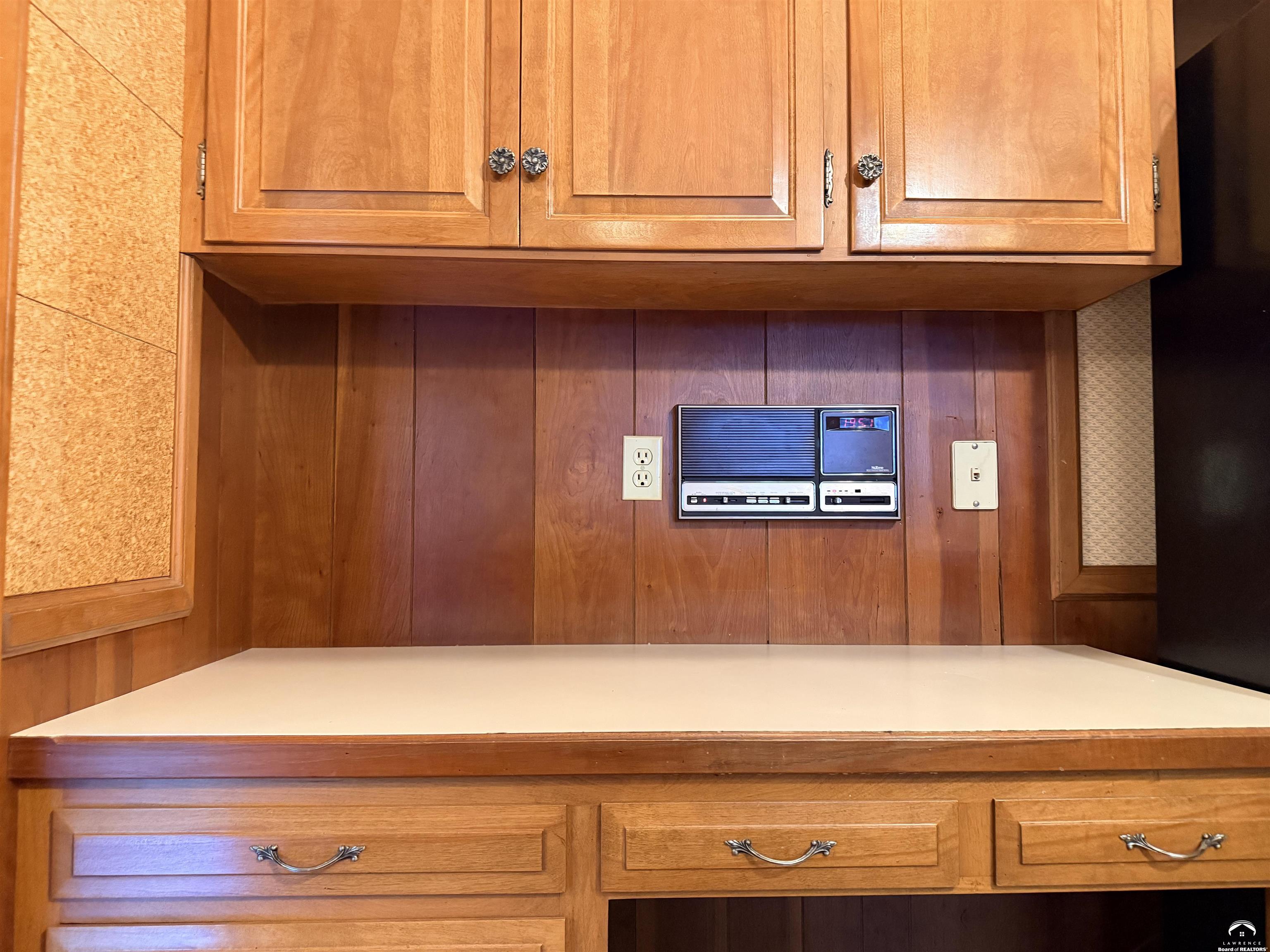 2806 Schwarz Road Lawrence, KS 66049 - Photo 27 of 72