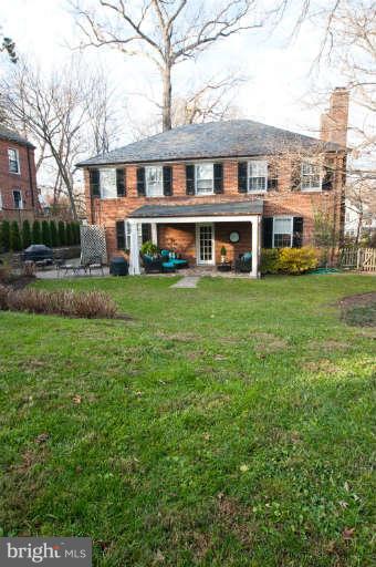 105 Goodale Road Baltimore, MD 21212 - Photo 27 of 27 a front view of a house with a garden