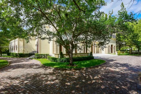 $19,800,000 | 5801 Moss Ranch Road, Pinecrest, FL 33156