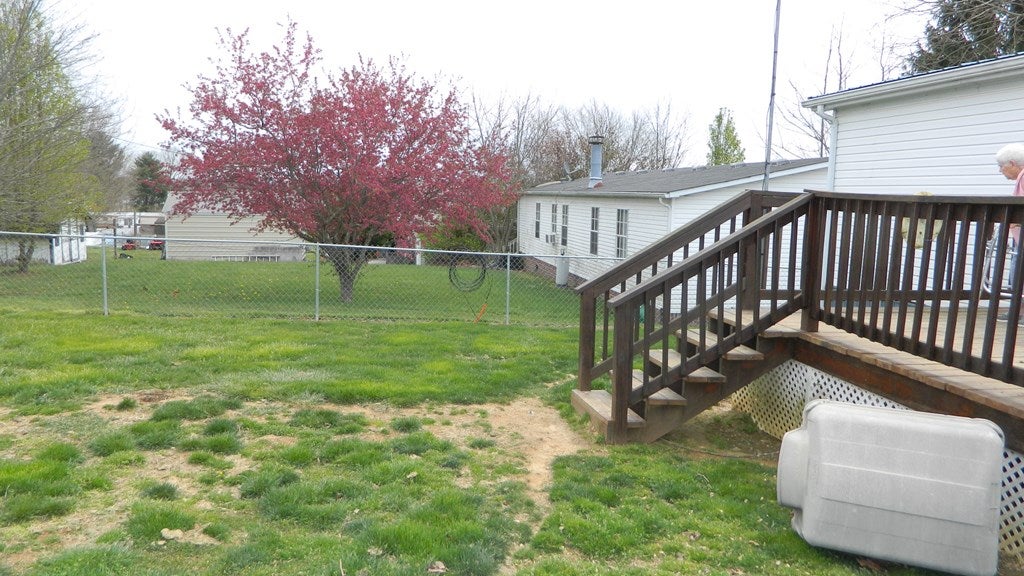 320 Hickory Avenue Rural Retreat, VA 24368 - Photo 28 of 34 Gallery Image 28