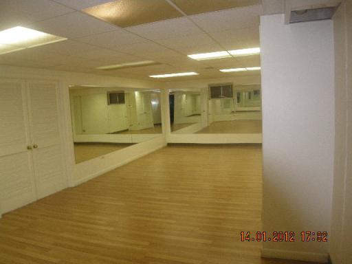 100 Indian Road Lake Bluff, IL 60044 - Photo 9 of 9 a view of an empty room