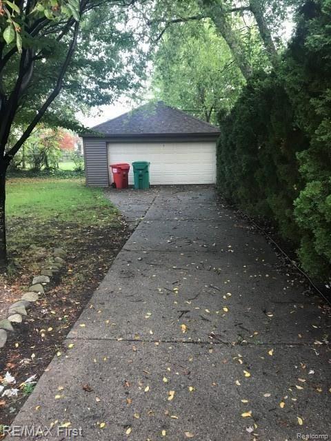 15521 Charles R Avenue Eastpointe, MI 48021 - Photo 3 of 84 Charles R (21).jpg