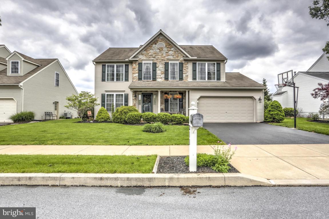 211 Deerfield Lane Lititz, PA 17543 - Photo 2 of 47 Gallery Image 2