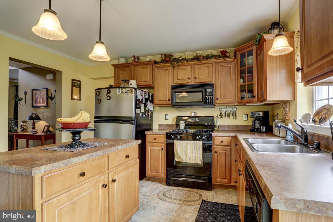 211 Deerfield Lane Lititz, PA 17543 - Photo 23 of 47 Gallery Image 23