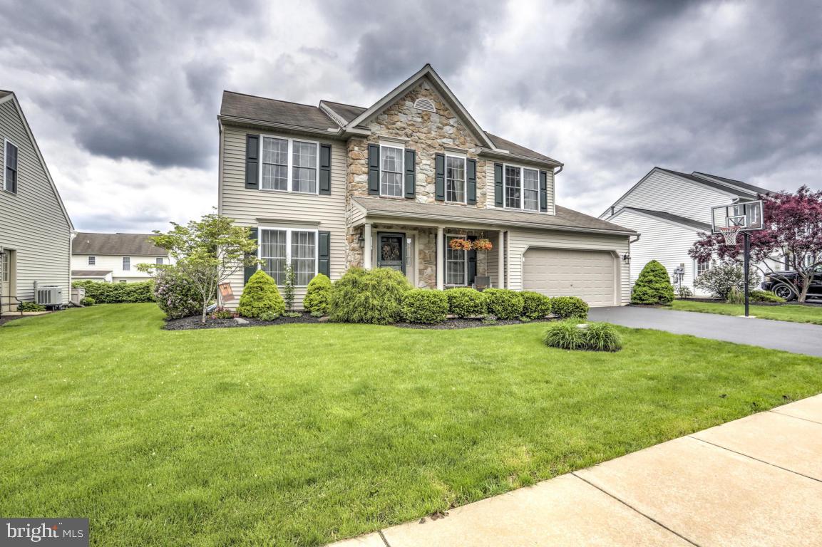 211 Deerfield Lane Lititz, PA 17543 - Photo 3 of 47 Gallery Image 3