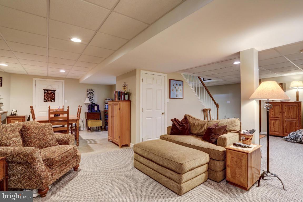 211 Deerfield Lane Lititz, PA 17543 - Photo 34 of 47 Gallery Image 34