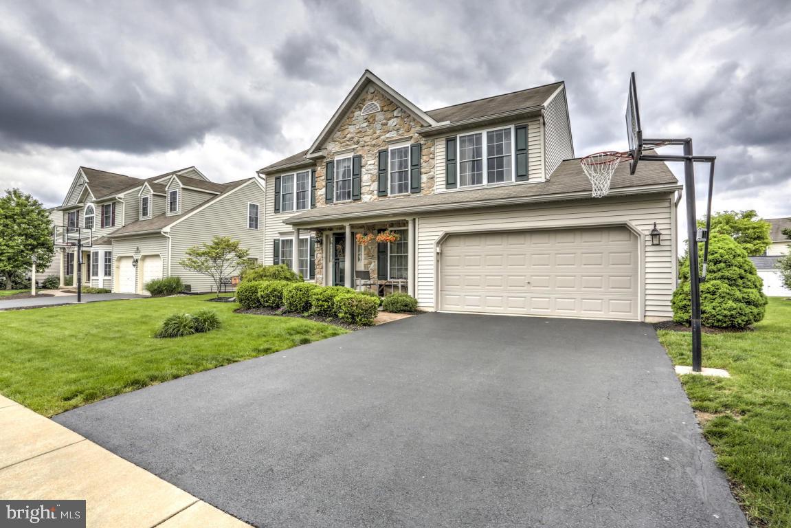 211 Deerfield Lane Lititz, PA 17543 - Photo 4 of 47 Gallery Image 4