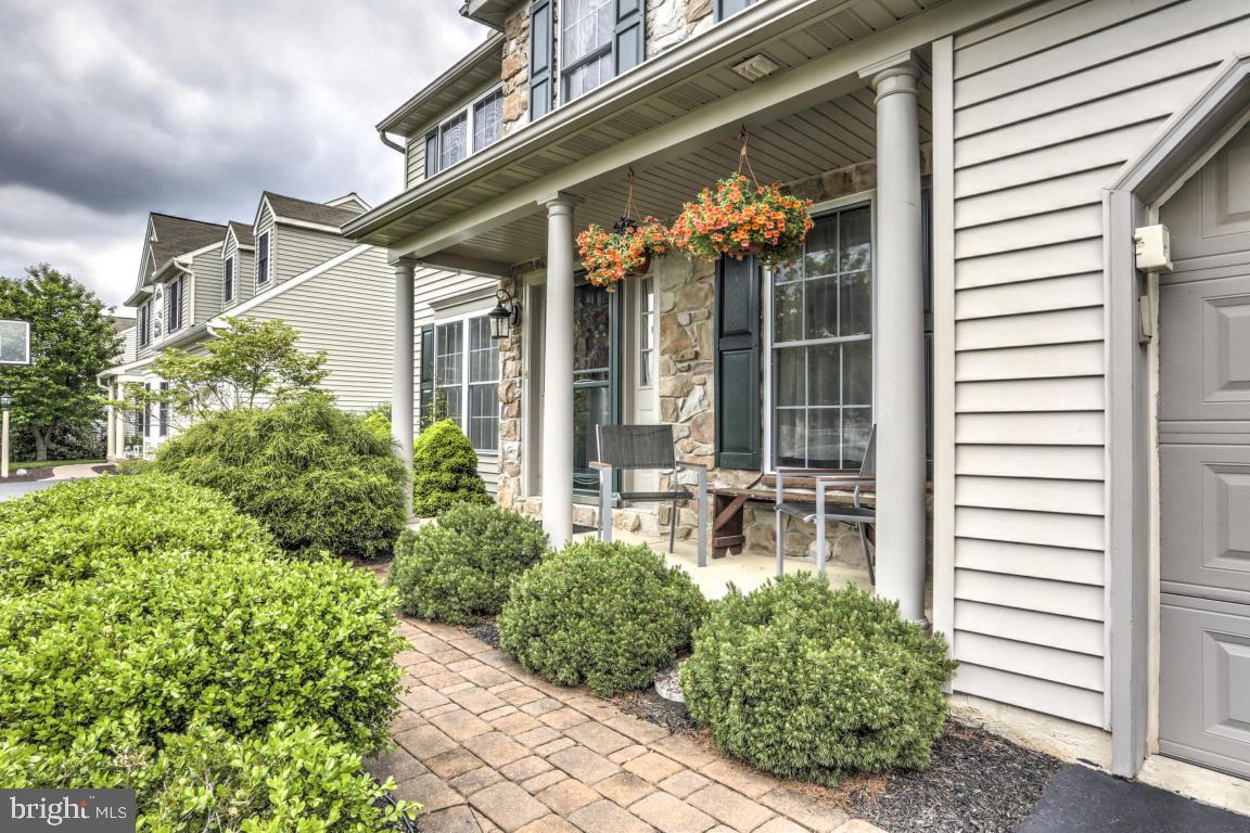 211 Deerfield Lane Lititz, PA 17543 - Photo 5 of 47 Gallery Image 5