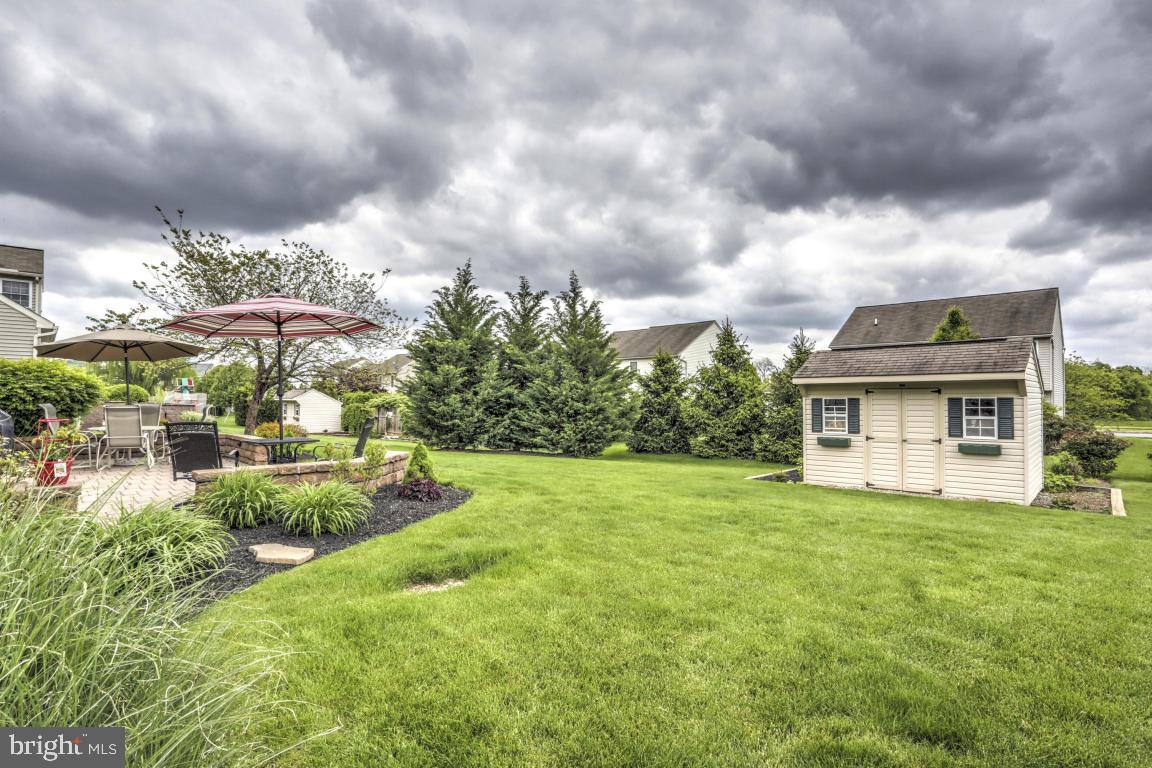 211 Deerfield Lane Lititz, PA 17543 - Photo 6 of 47 Gallery Image 6