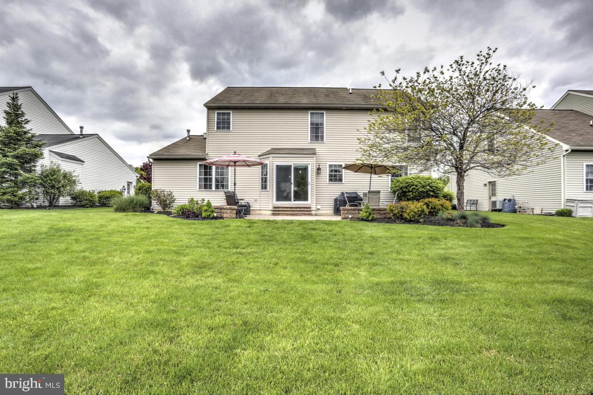211 Deerfield Lane Lititz, PA 17543 - Photo 7 of 47 Gallery Image 7